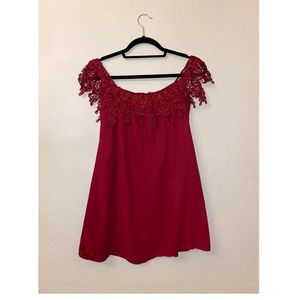 Tobi Burgundy off the shoulder shift dress (Small)
